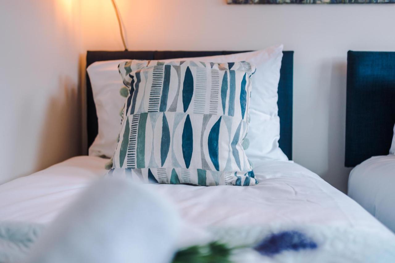 Bright 2-Bed Cottage In Chester By 53 Degrees Property, Ideal For Couples & Small Groups, City Centre - Sleeps 6 Exterior foto