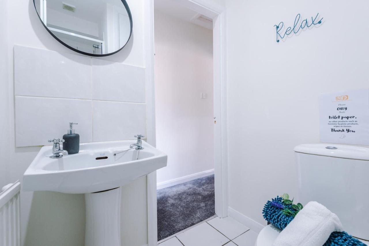 Bright 2-Bed Cottage In Chester By 53 Degrees Property, Ideal For Couples & Small Groups, City Centre - Sleeps 6 Exterior foto