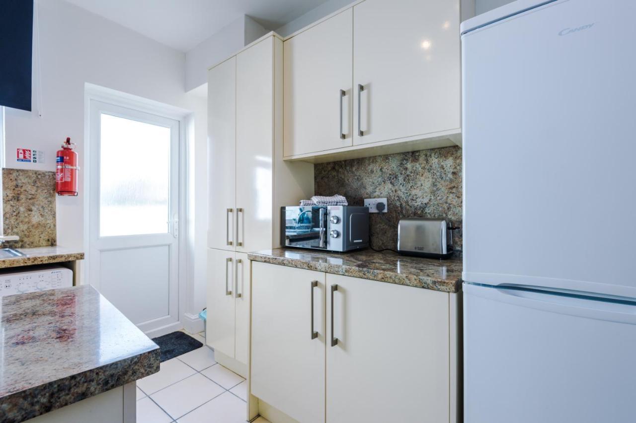 Bright 2-Bed Cottage In Chester By 53 Degrees Property, Ideal For Couples & Small Groups, City Centre - Sleeps 6 Exterior foto
