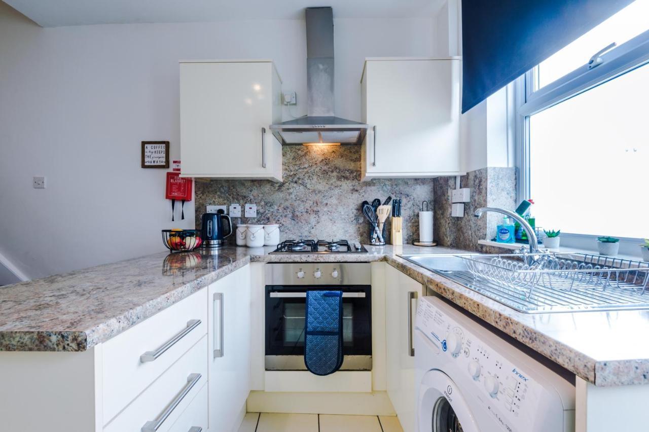 Bright 2-Bed Cottage In Chester By 53 Degrees Property, Ideal For Couples & Small Groups, City Centre - Sleeps 6 Exterior foto